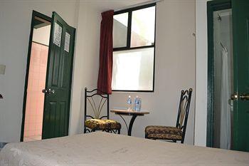 Hotel Costa Brava Guadalajara Bagian luar foto