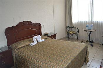 Hotel Costa Brava Guadalajara Bagian luar foto